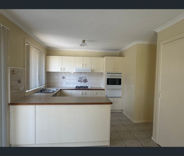 1/24 Latrobe Street, Cranbourne, Vic 3977 - Photo 5