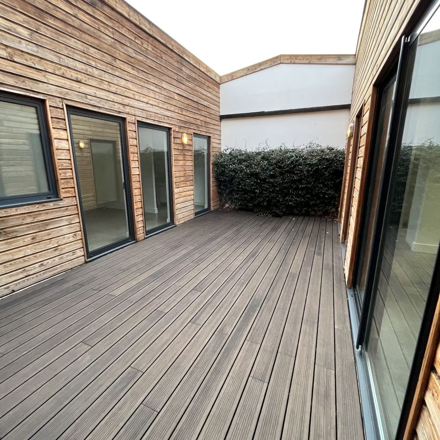 Location Appartement 7 pièces 214m² LYON 9ème - Photo 1