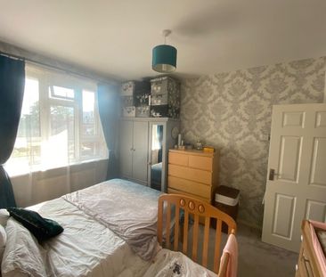 1 Bed Flat, Battersea, SW8 - Photo 3