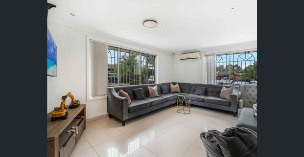 Low-Maintenance Family Home - Photo 1