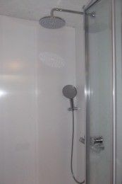 9 Beds - Student House - Bradford - Photo 3