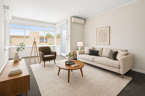Light‑Filled Top‑Floor Living in the Heart of Elwood - Photo 1