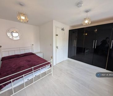 1 bedroom in a house share to rent - Photo 3