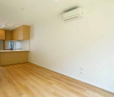 2.5 bed newish modern home in Flat Bush - Photo 1