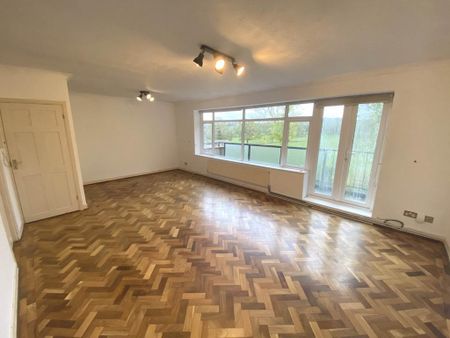 3 bedroom flat to rent - Photo 2