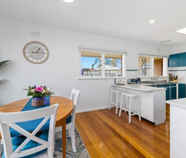 STUNNING HOME IN THE HEART OF WERRIBEE FOR RENT! - Photo 4