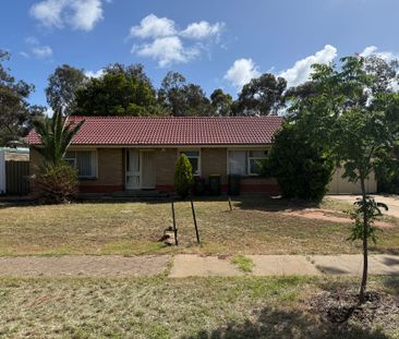 3-Bedroom Family Home in a Convenient, Highly Sought Suburb! - Photo 5