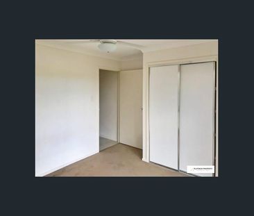 Beautiful FOUR bedroom home in lovely estate! - Photo 1