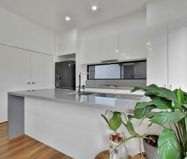 Modern Luxury Townhouse in a Private & Peaceful Setting - Photo 6