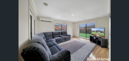 13 Baratta Road, Tarneit, VIC 3029 - Photo 4