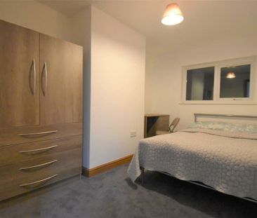 8 bedroom semi-detached house to rent - Photo 1