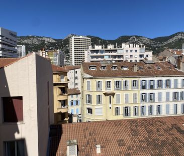 T2 MEUBLE A LOUER / TOULON CENTRE-VILLE - Photo 2
