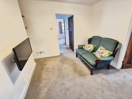 3 bedroom detached bungalow to rent - Photo 4