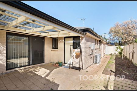 Low maintenance home in a perfect location! - Photo 4