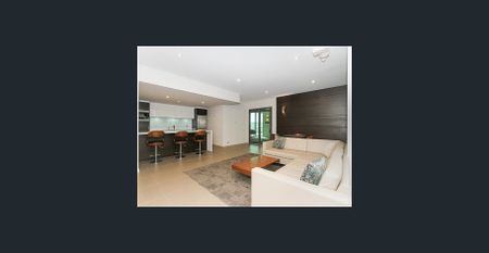 Executive Living! - Photo 3