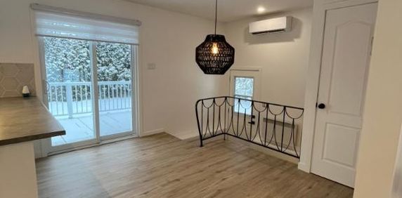 MAISON À LOUER GRAND 5 1/2 3 chambres 1 salle de bain - Photo 2