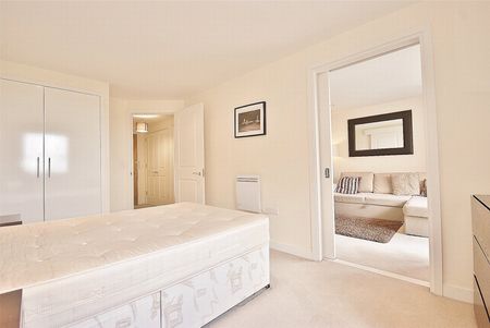 Durnsford Road, London, SW19 8GW - Photo 4