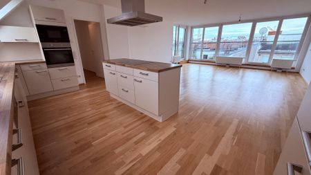 PENTHOUSE: klimatisierte 5-Zimmer-Wohnung mit riesiger Dachterrasse und 360° Rundumblick!! - Photo 2