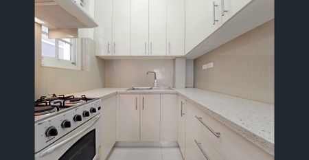 Updated Two Bedroom Unit in the Heart of Double Bay - Photo 4