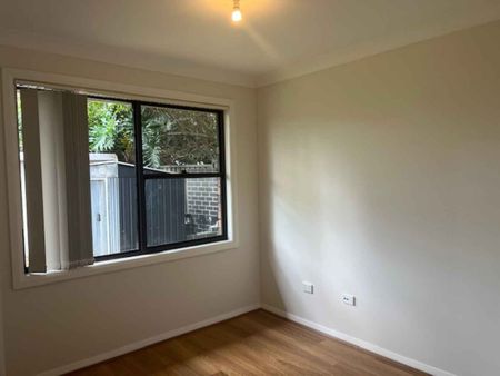 TIMBER FLOORING THROUGHT AND AC SYSTEM - Photo 5