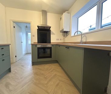 Nantgarw Road, Caerphilly - Photo 1