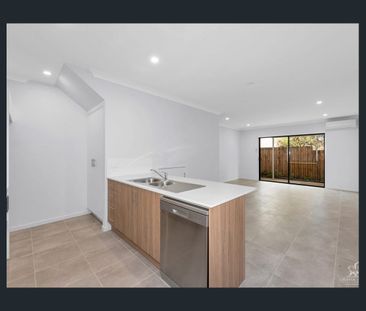 3-Bedroom Townhouse! Walk To Burpengary Plaza! - Photo 6