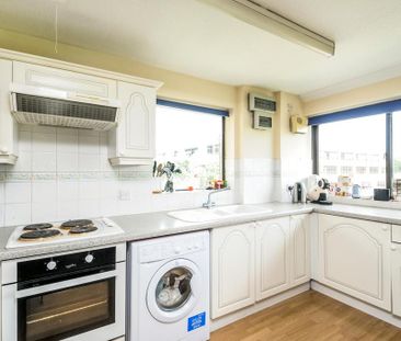 2 bedroom flat to rent - Photo 3