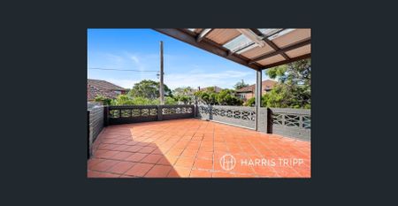 Freshly Painted Two Bedroom Apartment - Photo 5