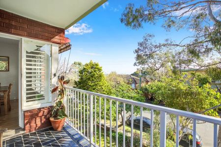 Renovated, Light Filled and with Air Con - Photo 2