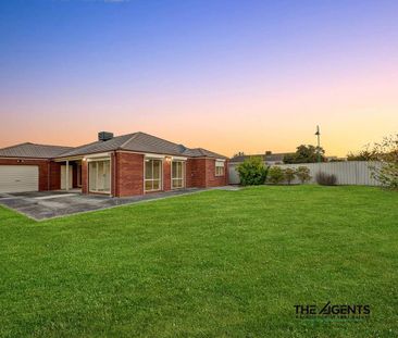 1 Marrowie Place, Taylors Hill, Vic 3037 - Photo 5