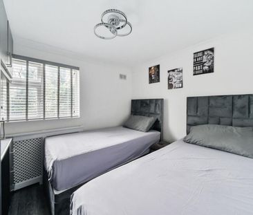 2 bedroom Flat To Let - Photo 6