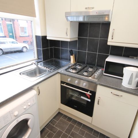 Autumn Place, Hyde Park, Leeds, LS6 1RJ - Photo 1