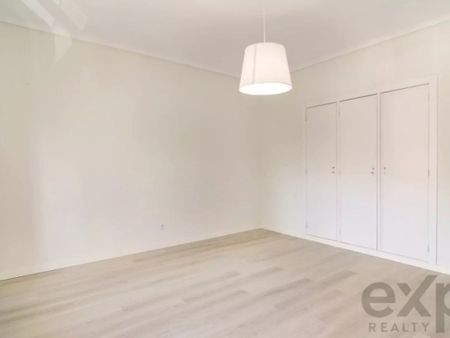 3 room luxury Apartment for rent in Cascais e Estoril, Portugal - Photo 5
