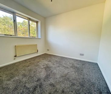 Meadow Way, CAERPHILLY - Photo 3