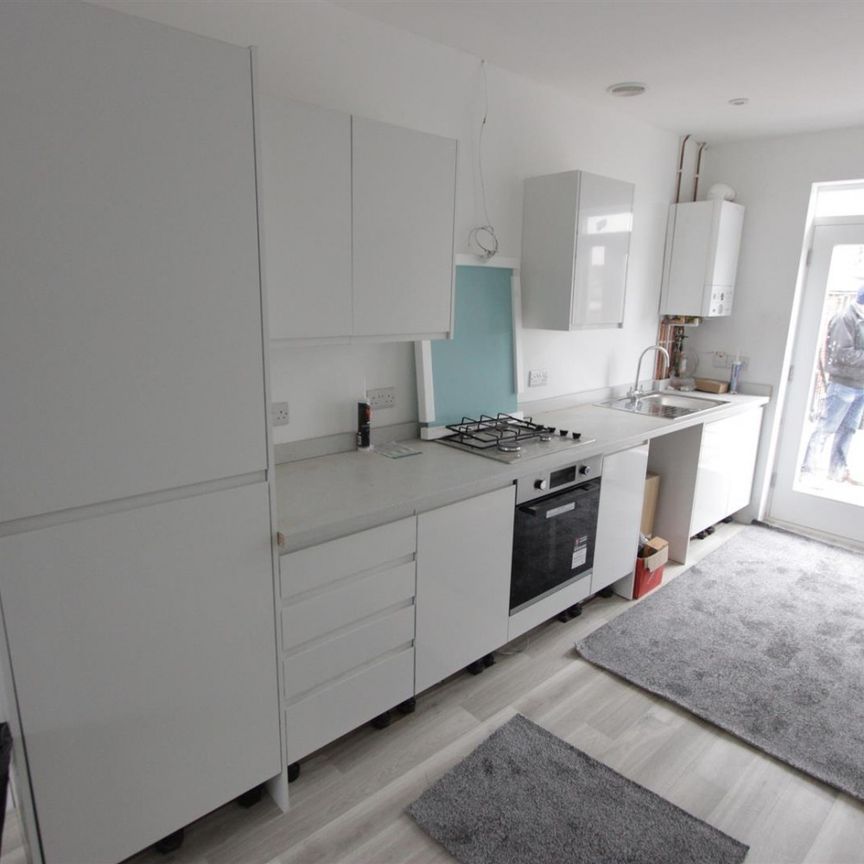 1 bedroom Flat To Let - Photo 1