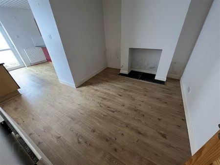 42 Woodcot Avenue, Belfast, BT5 5JA - Photo 2