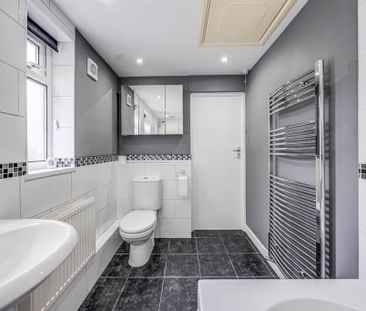 3 bedroom terraced house to rent - Photo 6