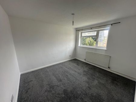 2 bedroom maisonette to rent - Photo 4