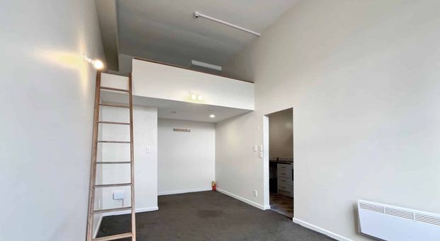 TWO WEEKS FREE RENT - Studio Loft in Newtown - Photo 1