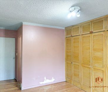 Strathfield - Photo 3