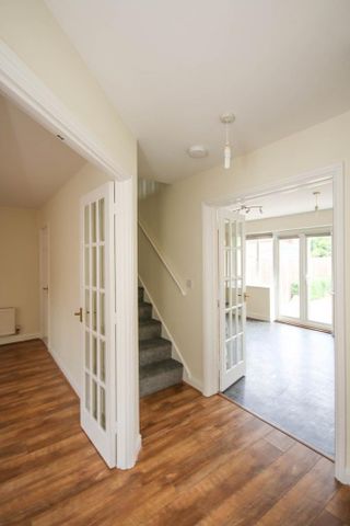 3 bedroom semi-detached house to rent - Photo 3