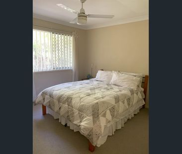 A Gated & Lovely Townhouse with Serene Location in Calamvale!! Come... - Photo 4