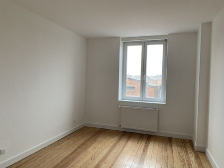 Location Appartement 4 pièces 95m² SARREGUEMINES 57200 - Photo 2