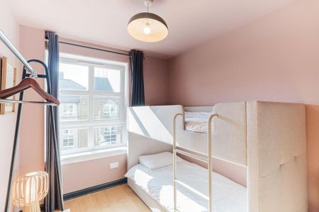 3 bedroom apartment to rent - Photo 4