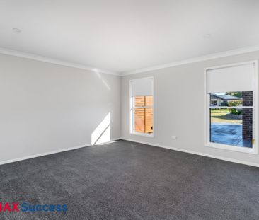 Modern and Relaxed Family Living in Sought-After Westbrook - Photo 4