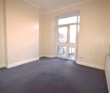 4 bedroom semi-detached house to rent - Photo 5