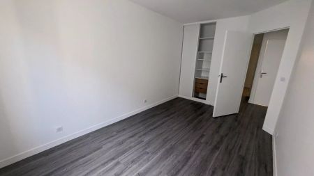 location Appartement T3 DE 74.16m² À GARCHES - Photo 4