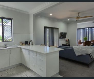 Parkside Elegance in the Heart of Toowoomba - Photo 2