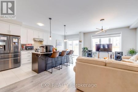 3302 JACOB WAY - Photo 2