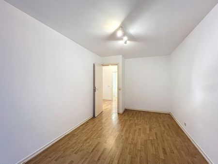 Appartement te huur in Ixelles - Photo 2